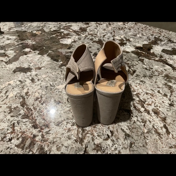 Steve Madden Slyye Open Toe Platform Block Heel 8 - Picture 12 of 12
